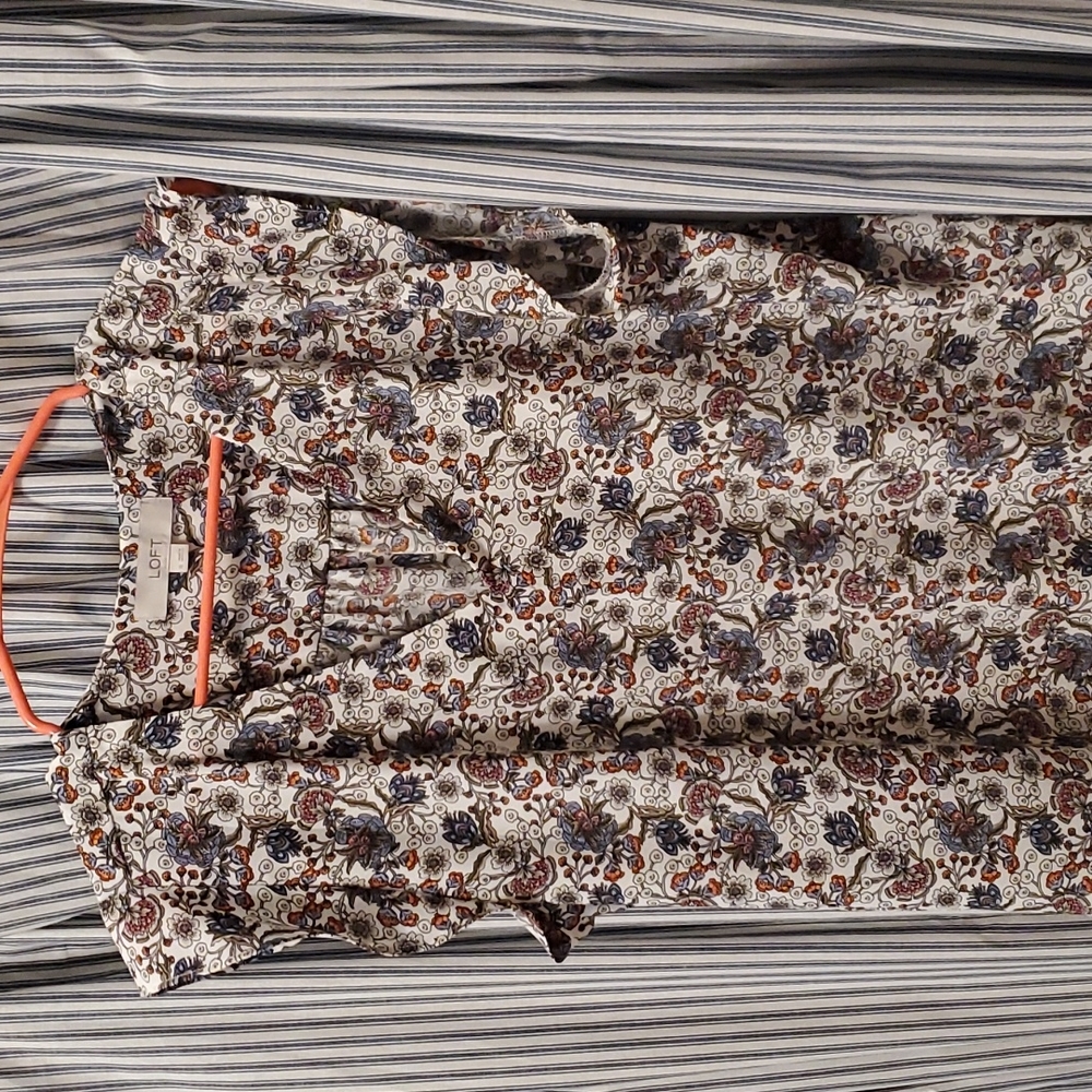 XL Loft Sleeveless Floral Blouse